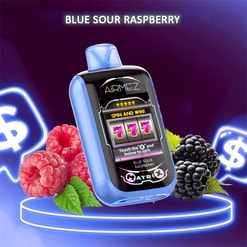 Blauw AiRMEZ 'Blue Sour Raspberry' pod-apparaat met een gokautomaatscherm met 777, gelegen op een gloeiend rond platform te midden van frambozen en bramen en neon dollartekens op een paarse achtergrond.